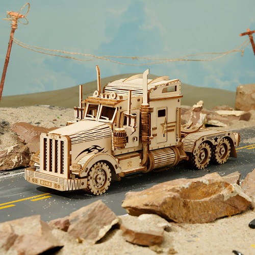 Robotime: Heavy Truck (1:40)
