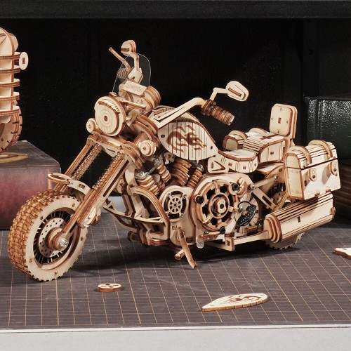 Robotime: Cruiser motorcycle